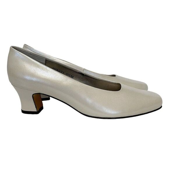 Vintage Ros Hommerson Leather White slip on almond toe high heel pumps size 9.5 - Picture 5 of 9